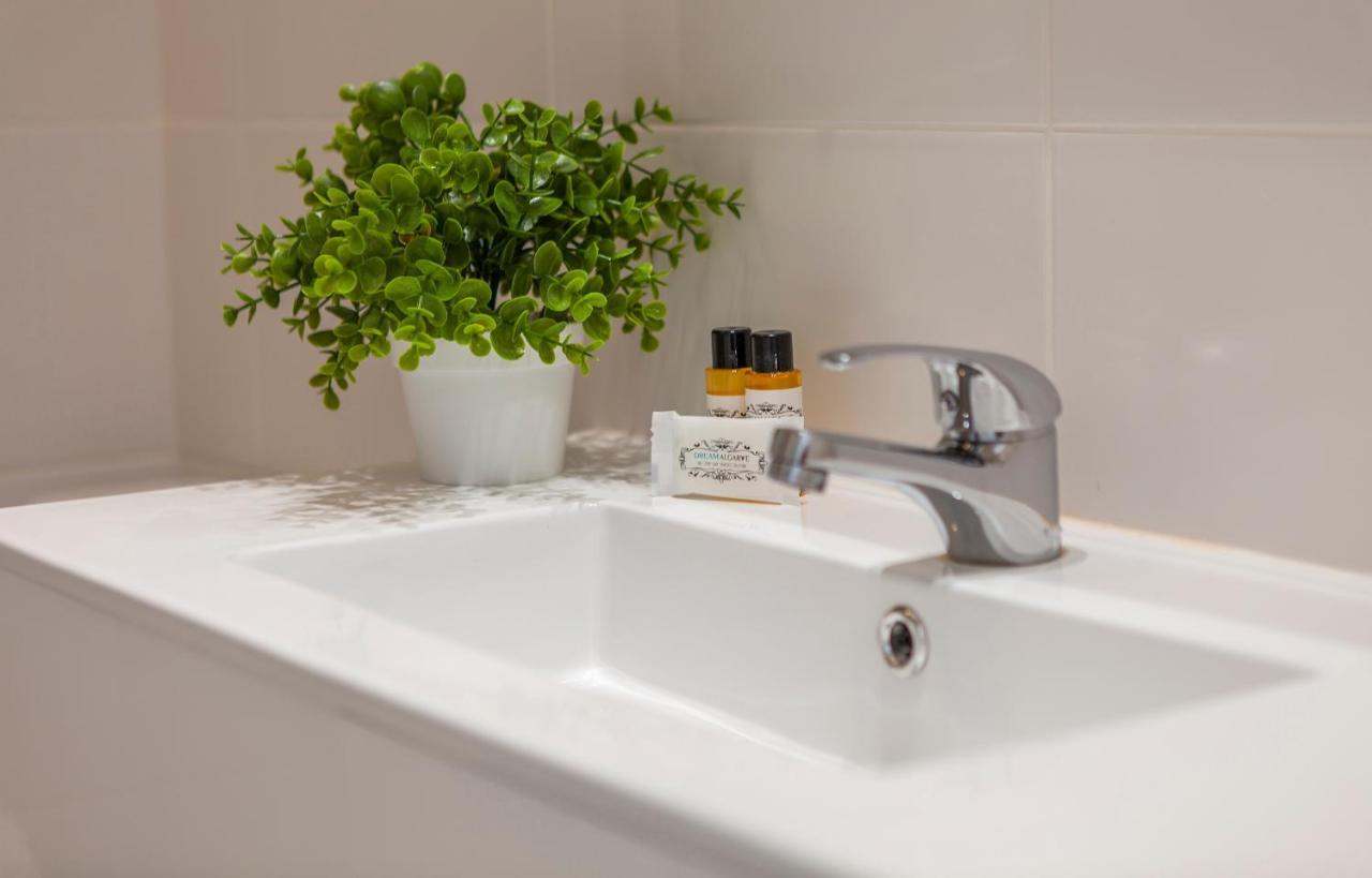 شقة B48 - Olive Tree Street 2 Bed Flat لاغوس المظهر الخارجي الصورة